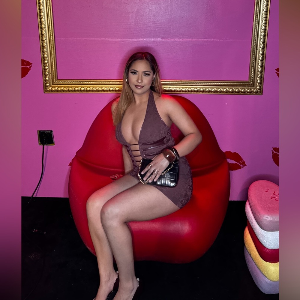 Meet your Posher, Isabel